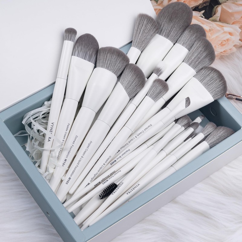 VYNESTRA 30 Pcs Pro Grade Makeup Brushes Set with Dense