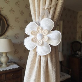 l&j 2 Pack Curtain Holdbacks with Strong Magnets Flower Shape Curtain Holdbacks Curtain Accessories Window Curtain Holdbacks for Bedroom Office Hotel Curtains - Magnets for