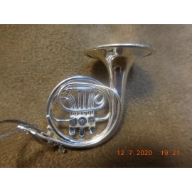 Unbranded 1-1/2" METAL SILVER FRENCH HORN CHRISTMAS TREE ORNAMENT SFH3-0