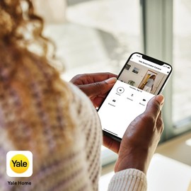 Yale - Smart Indoor Camera - Full HD Live View & Two-Way Audio - Motion Recordings - Customisable Zones & Scheduling - Night Vision - Real-Time Alerts - Compatible with the Yale Home app