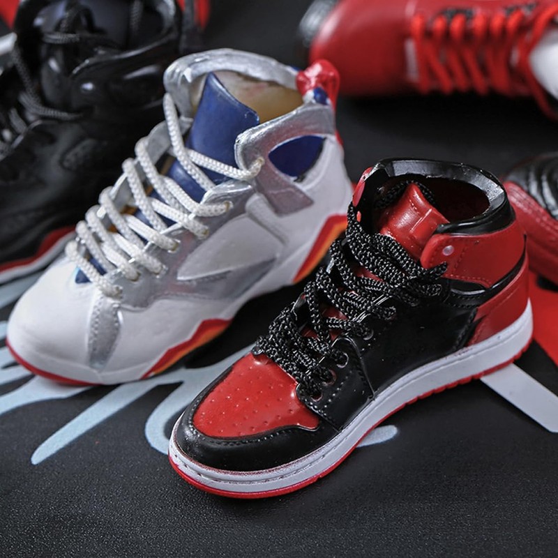 3D Wall Clock with 12 Mini Shoe Models, Decorative Sneaker