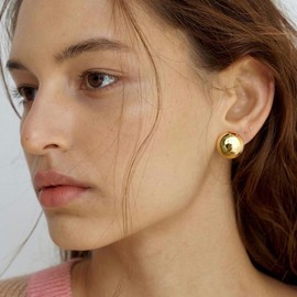 Awinesn Chunky Gold Earrings for Women Trendy Gold Statement Drop Stud Earrings Dainty Thick Stud Earrings Hypoallergenic 14K Gold Plated Square Heart Geometric Earrings Jewelry Gifts for Women