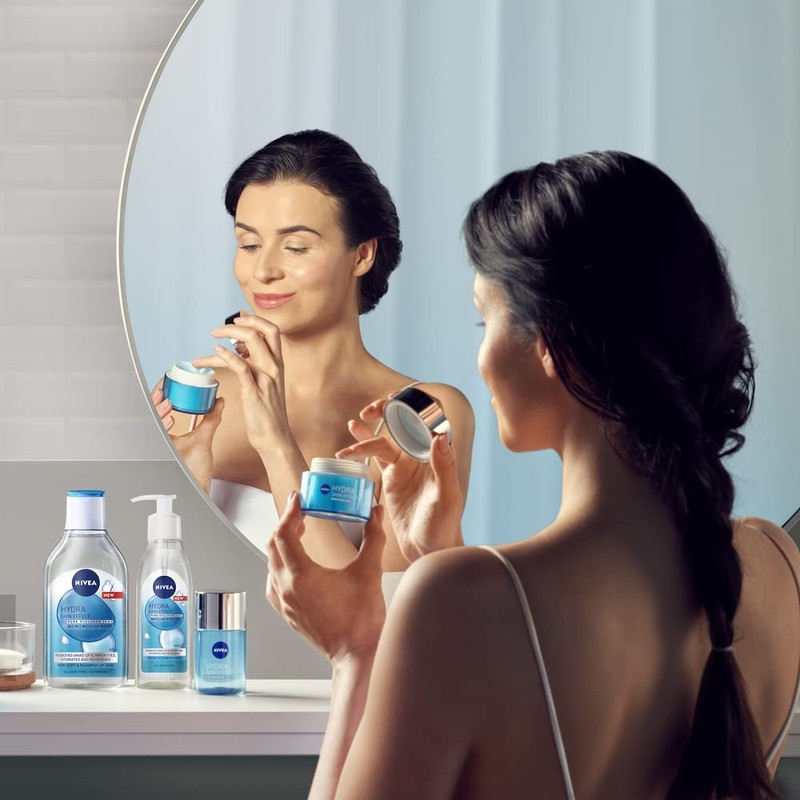 NIVEA Hydra Skin Effect Wake-Up Day Gel (50ml), Lightweight Day