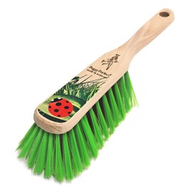 Peggy Perfect Dustpan set with beech wood brush and plastic shovel in ladybird design. The ideal dustpan for the garden and outdoor area. Durable and robust bristles.
