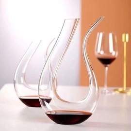 AlifordGlass Elegant U-Shaped Glass Decanter for Enhancing Wine Aroma and Flavor 1.5-liter