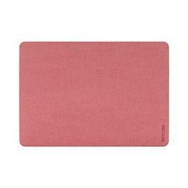 Incase Textured Hardshell in NanoSuede for 13-inch MacBook Pro - Thunderbolt 3 (USB-C) - Dark Pink