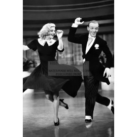 GINGER ROGERS AND FRED ASTAIRE DANCING IN "SWING TIMES" 4X6 PHOTO POSTCARD