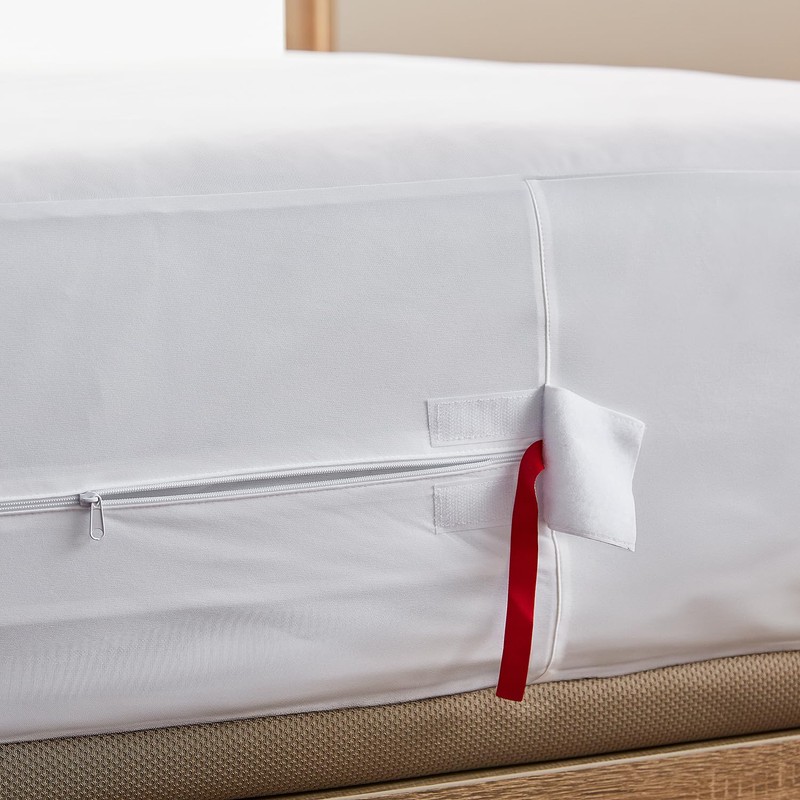Pikolin Home - Sanitary Mattress Protector – Waterproof, Breathable, white