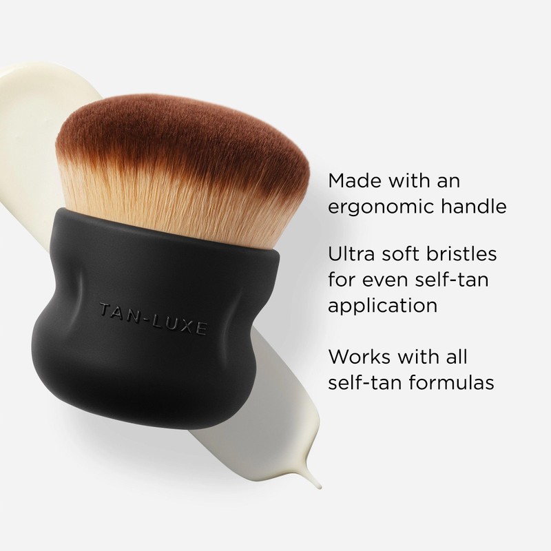 Tan-Luxe The Kabuki Brush Face and Body Self-Tanning Brush with