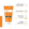 Avene Protector Solar Facial Sin Color FPS50+ Piel Mixta Fluido,