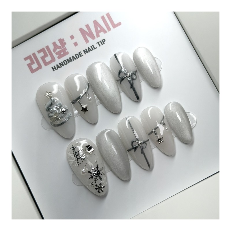 Snowflake Glazed Handmade Nail Tips - Short Almond / 눈꽃