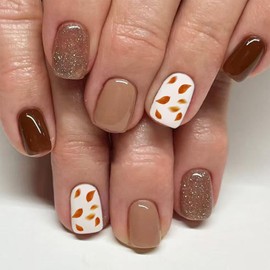 Nymora Pack of 24 Press On Nails Short, White/Brown Autumn False Nails with Maple Leaves, Press On Nails Short, Artificial Nails with Kit (Thankfulness, Autumn)