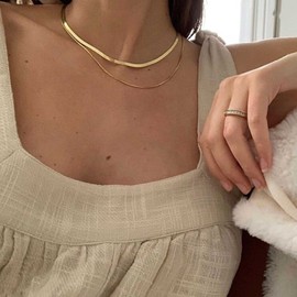 Allereya Bohemia Layered Snake Chain Necklace Gold Herringbone Necklace Punk Flat Chain Collar Necklace Snake Bone Necklace Chain Jewellery for Women and Girls (Gold)