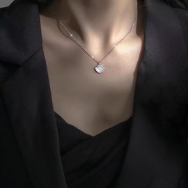 Inilbran Bohemia Mother of Pearl Choker Vintage Pearl Shell Necklace Scallop Shell Pendant Necklace Summer Beach Collar Chain for Women