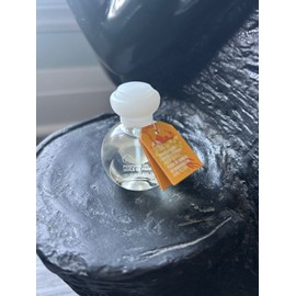 The body shop PERFUME OIL - MADAGASCAN VANILLA FLOWER *RARE* DISCONTINUED 15 ML.