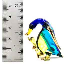WitnyStore Tiny 1½" High Blue Yellow Mom Feeding Baby Penguin Figurine - Miniature Hand Blown Glass Antarctic Sea Birds Colorful Small Crystal Animals Decorative Collectible Figurines Décor Gifts