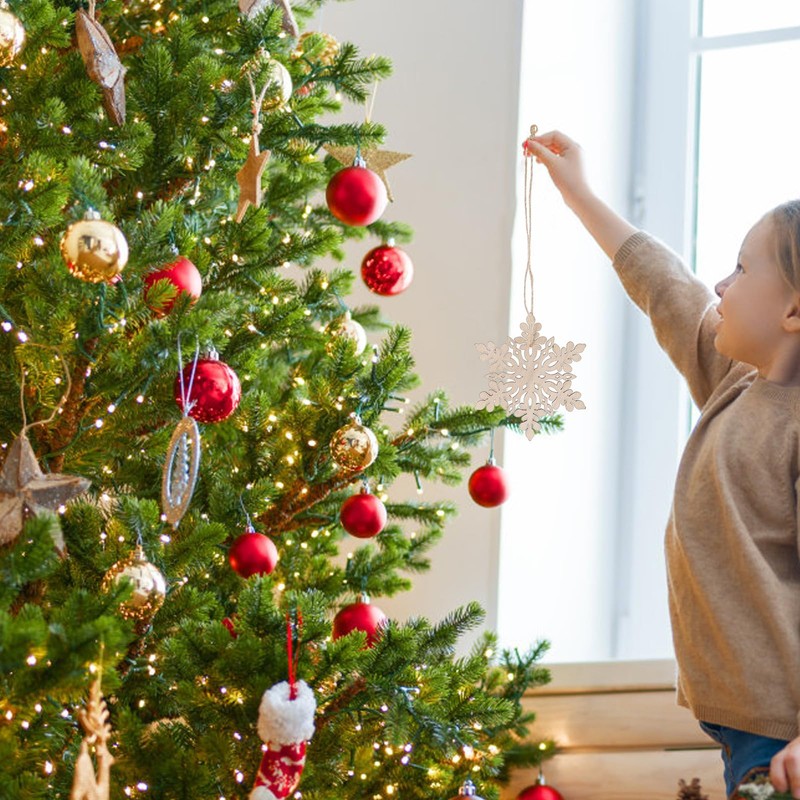 VORCOOL Christmas Wooden Snowflake Pendant: 10Pcs Decoration Embellishments with String