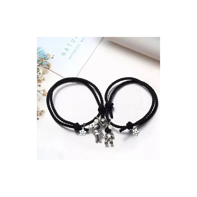 Set 2 Pulseras Para Parejas Imán Astronauta Brilla Oscuridad Color