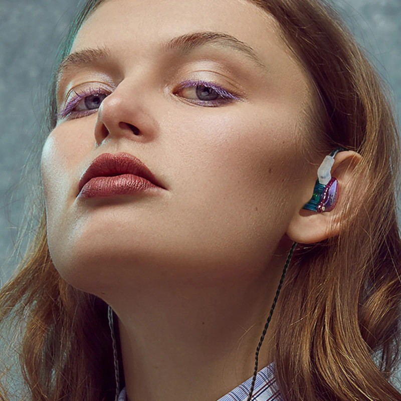 Audífonos de Cable In-ear con Micrófono Deportivos Colorful Hybrid Monitores