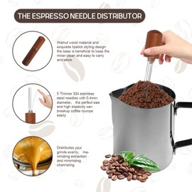 Qivine Juego de Agitador y Tamper de Café de 51mm, kit de Espresso Accesorios con Alfombrilla de Manipulación, Jarra de Espumación, Toalla Barista, Bolígrafo de Arte Latte y Plantillas