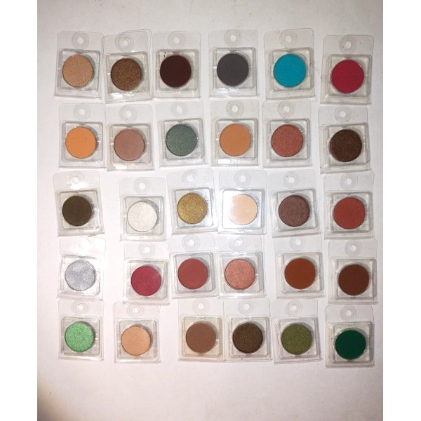 COASTAL SCENTS Eyeshadow 30 Colors Pot forming A Palette