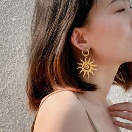 Spiral Sun Dangle Hoop Earrings for Women Girls 18K Gold Plated Vintage Retro Big Exaggerated Hollow Sun Hoops Drop Dangling Earrings Minimalist Geomrtric Celestial Bohemian Jewelry