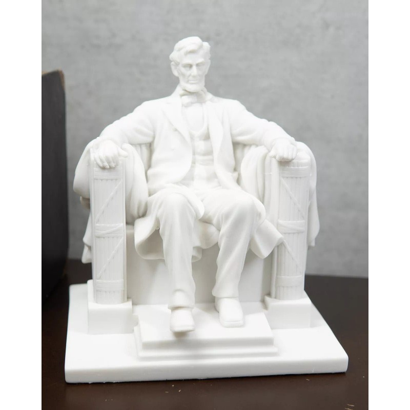 Seated Abraham Lincoln Figurine 8" H Lincoln Memorial Sculpture 16th