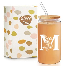 Vasos de Cristal, 16oz Vasos de Vidrio con Tapa y Popote, Tarros de Cerveza, Adecuado para Fiestas de Restaurantes, Té de la Tarde, Helados, Cerveza, Jugos, Cócteles, Limonada (Alphabet M)