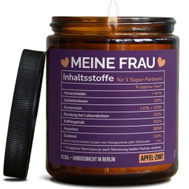Valentinstag Geschenk Duftkerze | Lustige Liebeserklärung für Sie | Handgemacht in DE | In Geschenkbox | Jahrestag Frau Charakter Eigenschaften Ehefrau Freundin Lebenspartnerin | Apfel-Zimt