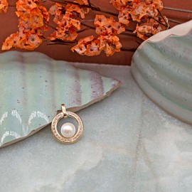 Carissima Gold Women's 9 ct Yellow Gold Cubic Zirconia and Pearl Ring Pendant