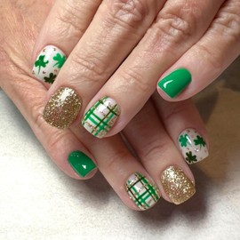 24Pcs St. Patrick's Day Press on Nails Short Square Fake Nails Green Shamrock Design Nude False Nails Cute Full Cover Glue on Nails Irish Stick on Nails Gold Glitter Artificial Nails for Women DIY