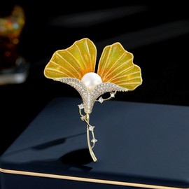 GKDFK Women Crystal Rhinestone Brooches Elegant Leaf Flower Pins Broach Costume Jewelry Brooches Gifts (Yellow Leaf)