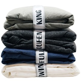 ECOHomes Bed Sheet Organizer and Storage Size Label Bands | Bed Sheets Set Organizers for Linen Closet Organization - Elastic Bedding Band Labels for Organizing Bedsheet (Queen 4PCs Pack | White)