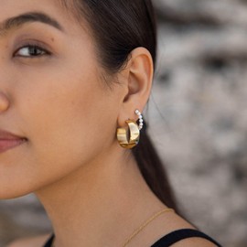 PURELEI® Glowing Earrings (Gold, Silver, Rose Gold), Waterproof Hoop Earrings in Wide Design for Women, Elegant Stainless Steel Earrings, Gifts for Women, Stainless Steel