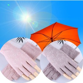 Women's UV protection driving, motorcycle, summer hiking half gloves / 여성 자외선 차단 운전 오토바이 여름 등산 반 장갑