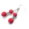 Ohrringe aus Edelstahl mit roten Lavasteinperlen und silbernen Messingperlen