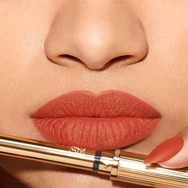 Estée Lauder Pure Color Explicit Silk Matte Labial – Color intenso en una pasada. 12 horas de duración. Cómodo, sedoso y cremoso.