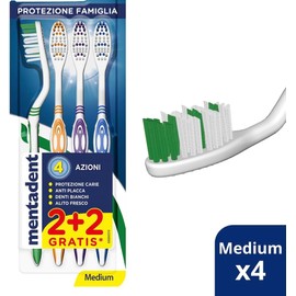 Mentadent Protezione Famiglia, 4 Spazzolini Setole Medie, Setole con Multi-angolazione, Manico Tripla Angolazione, Setole Lucidanti per la Prevenzione delle Macchie, Pulisci-lingua Morbido