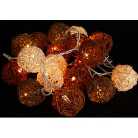 GURU SHOP Rattan Ball LED Kugel Lampion Lichterkette - Braun/weiß, 7x7x350 cm, Lichterketten