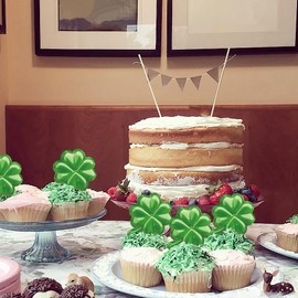 48Pcs Edible St Patrick's Day Cupcake Topper Wafer PaperShamrock Cupcake Cupcake Toppers Picks for St Patrick's Day Party Irish Holiday Party Decorations Green