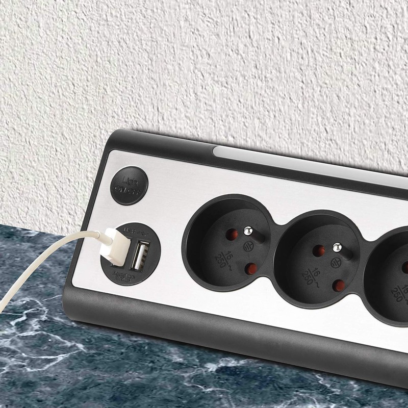 Electraline, Multi-Socket, 3-Way Power Strip with 2 USB Ports