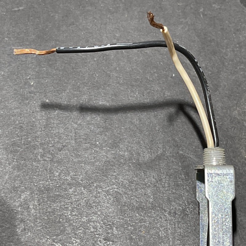 Triboro 2-Light Socket Cluster Pull Chain Lampholder 660W 125/250V