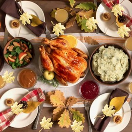 ZHUIGUANGZE 6 Pcs Thanksgiving Maple Leaves Napkin Rings Holders Fall Gold Leaf Metal Buckle Holders Autumn Theme Party Maple Leaves Serviette Table Decoration for Harvest Fall Wedding Dining Party