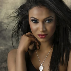 NA Oval Virgin Mary Mustard Seed Christian Pendant Religion Necklace for Women, Stainless Steel Prayer Faith Jewelry (White)