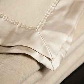 Aus Vio 100% Natural Charmeuse Silk Luxurious Blanket with Satin Trim, Ivory