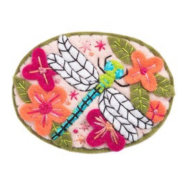 Hawthorn Handmade Dragonfly Felt Craft Brooch Kit. Craft Kits for Adults, Includes Wool Felt Sheets, DMC Cotton Thread, Embroidery Needle, Instructions & More. Ideal Crafts for Adults - 8cm Diameter