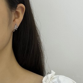 925 Sterling Silver Cut Out Small Leaf Earrings Studs for Women