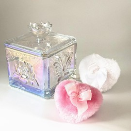 WHSLILR Body Powder Puff and Container - Glass Dusting Powder Container with 2 Soft Puffs – Vintage Powder Puff Case for Women & Girls (3.74x3.74x4.53 H in)- GRB013-Multi