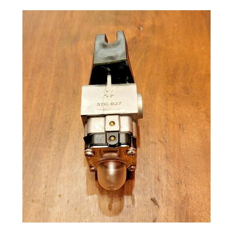 Honda NEW Genuine HONDA Carburetor GX35NT 16100-Z6K-813 OEM