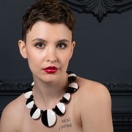 ZAVANA Big Black and White Statement Necklace for Women, Handmade Boho Chic Chunky Necklaces for Women, Retro Chic 70s Style Bib Necklace, Elegant Bohemian Costume Jewellery for Women